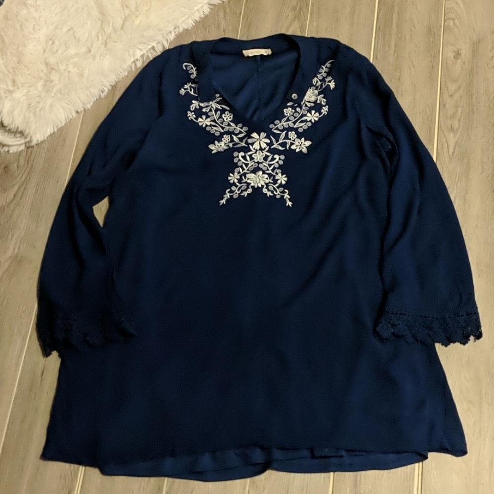 4for$25 altar'd state Tunic with Embroided Flower